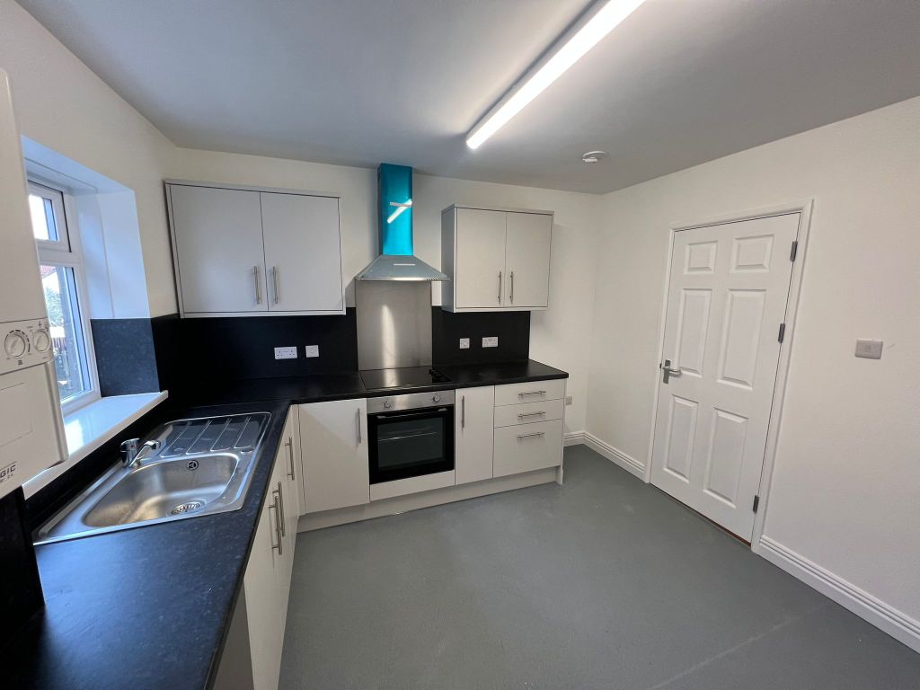 1 bed flat to rent in Gelli Street, Port Tennant, Swansea SA1, £800 pcm