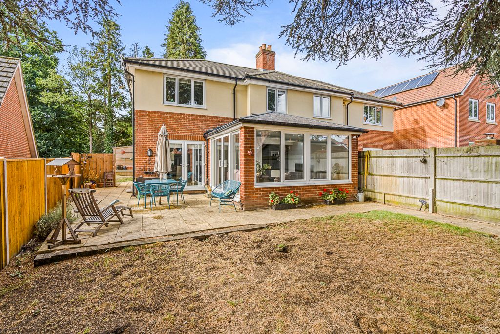 3 bed semidetached house for sale in Dodwell Lane, Bursledon