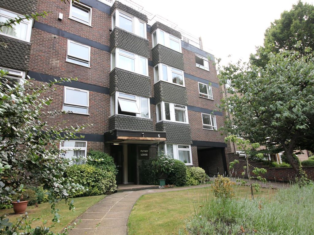 Studio to rent in Putney Lodge, St Johns Avenue SW15, £1,200 pcm Zoopla