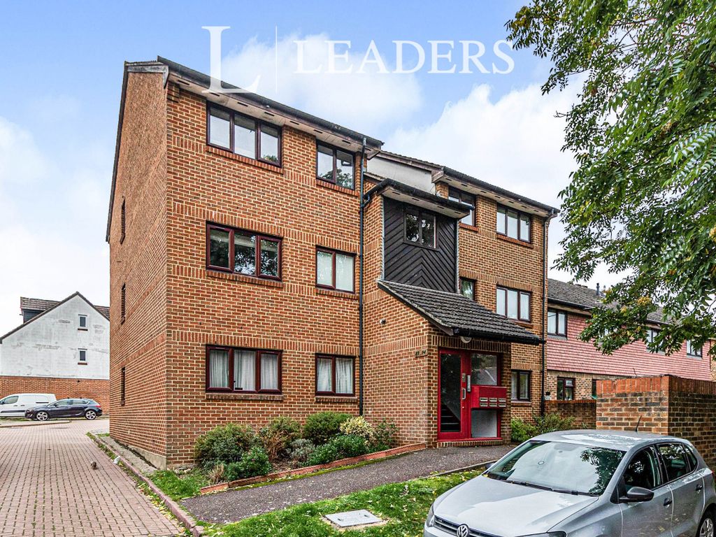 2 bed flat to rent in Vellum Drive, Carshalton SM5 Zoopla