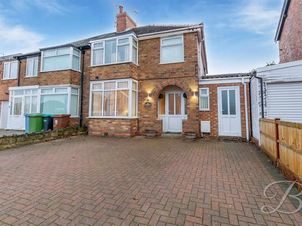 3 bed semidetached house for sale in Little Barn Lane, Mansfield NG18