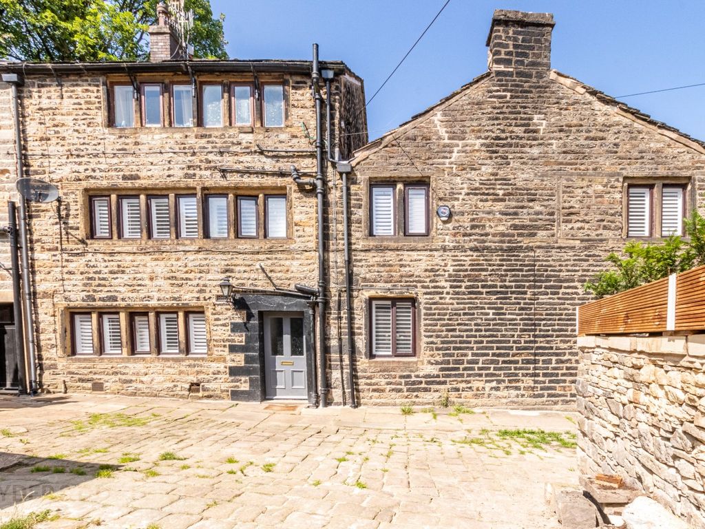 3 bed terraced house for sale in Huddersfield Road, Diggle, Saddleworth
