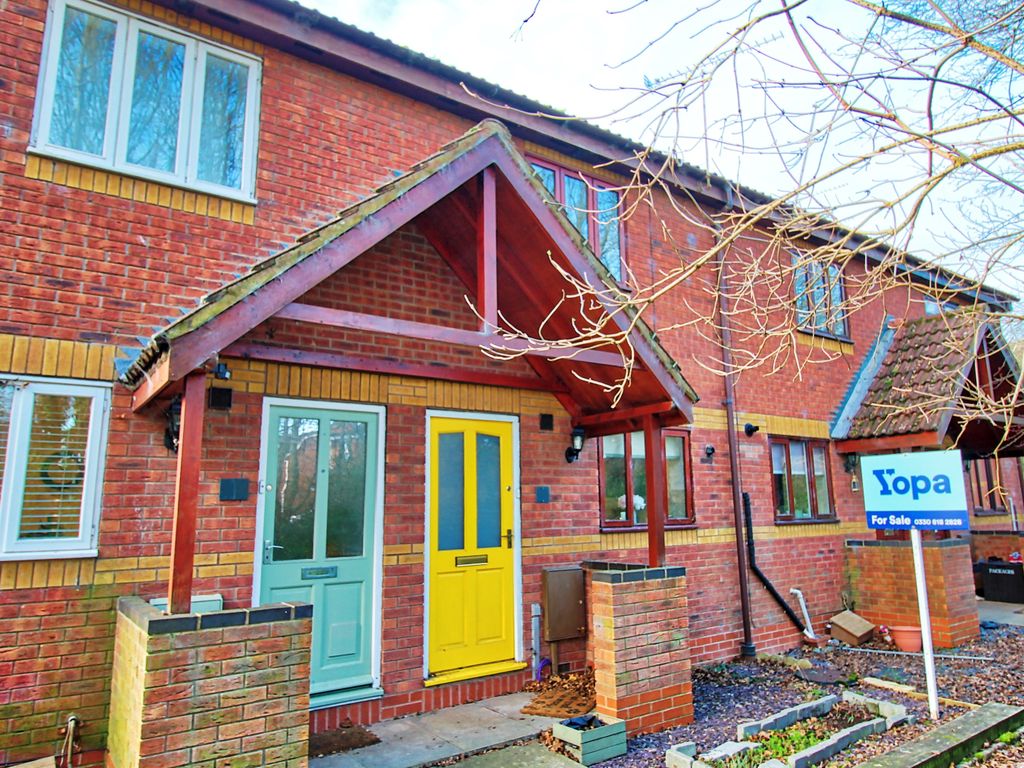 2 bed terraced house for sale in Haines Avenue, Worcester WR4, £220,000