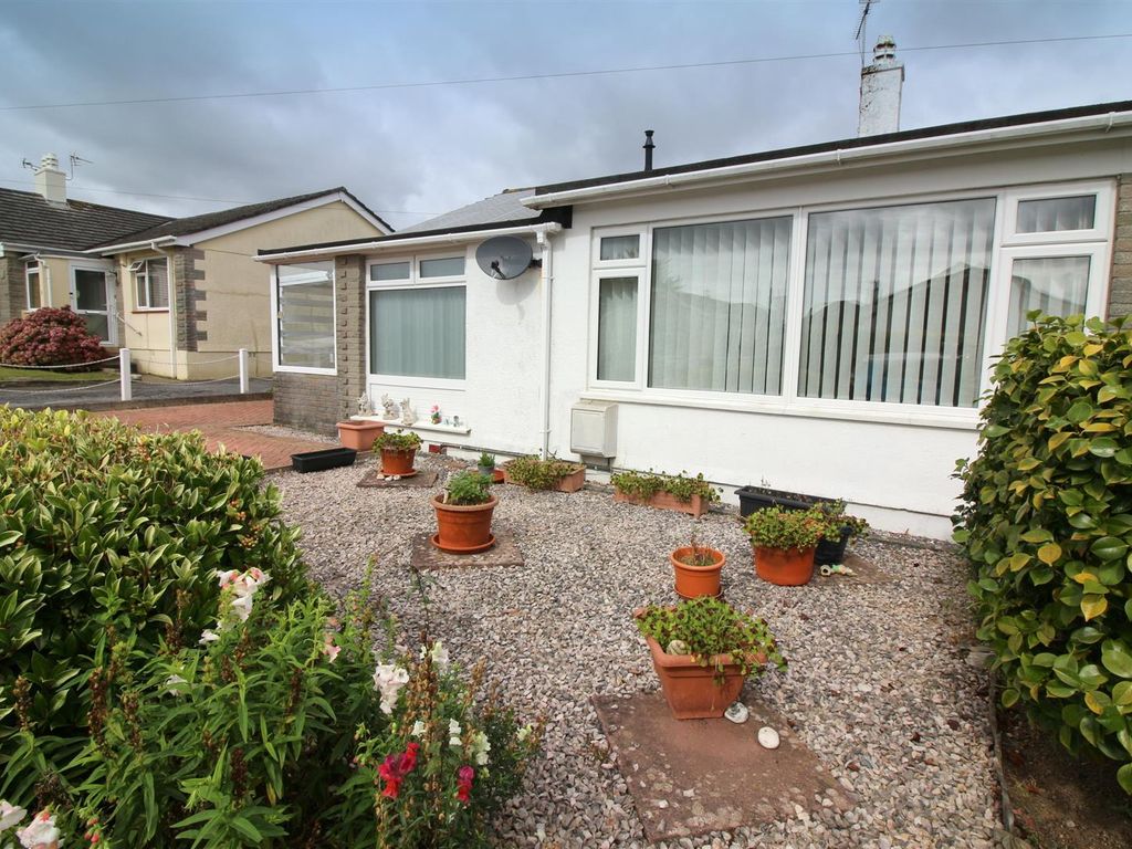 3 bed semidetached bungalow for sale in Taylor Close, Saltash PL12, £