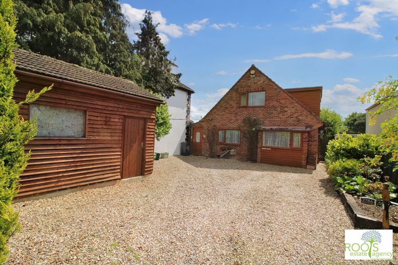 3 bed detached house for sale in Benham Hill, Thatcham RG18 Zoopla