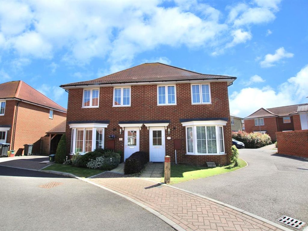 3 bed semidetached house for sale in Harrison Road, Aylesham