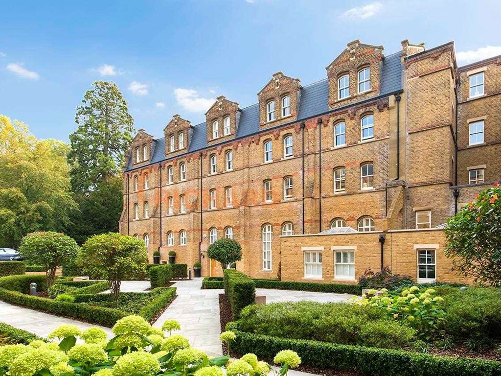 Cambridge Court, Holborn Close, St Joseph's Gate, Mill Hill NW7  