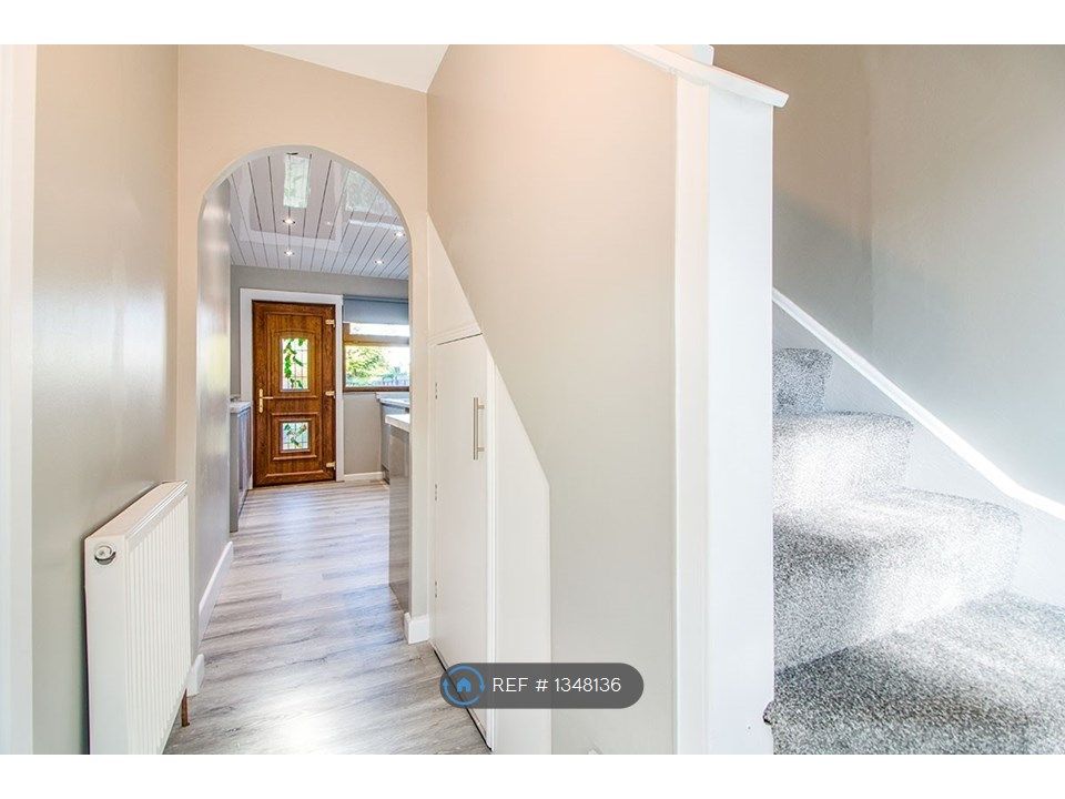 3 bed terraced house to rent in Lundin Crescent, Glenrothes KY7, £800