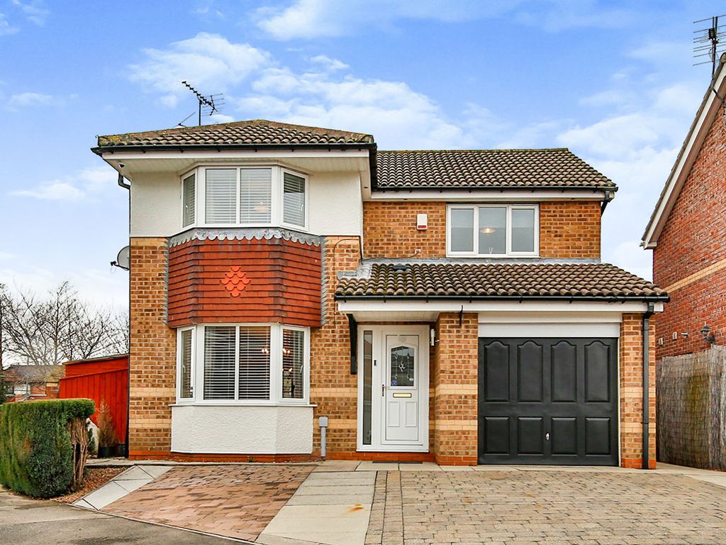 4 bed detached house for sale in Vicarage Gardens, Willington, Crook