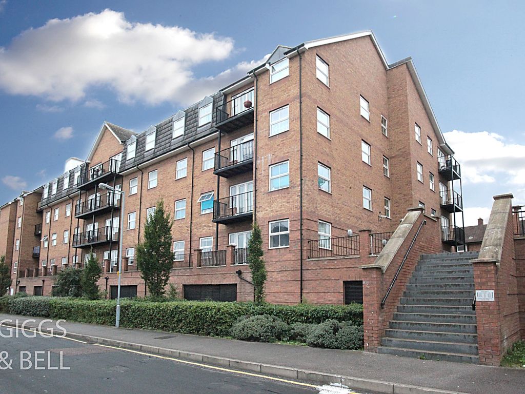 Holly Street, Luton, Bedfordshire LU1  