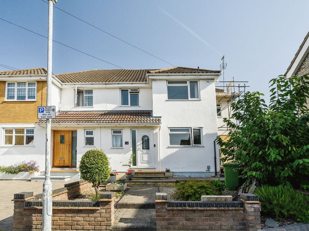 4 bed semidetached house for sale in Raven Close, Billericay CM12, £590,000 Zoopla