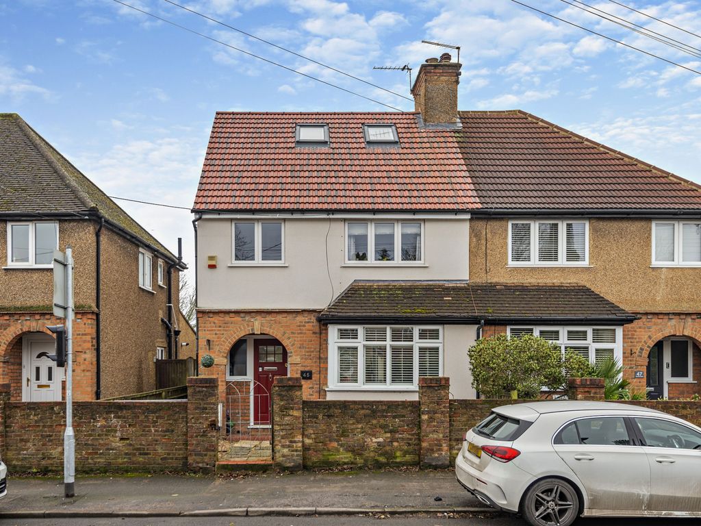4 bed semidetached house for sale in Church Lane, Mill End