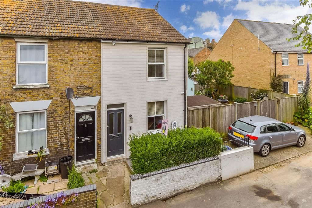 2 bed end terrace house for sale in King Street, Walmer, Deal, Kent