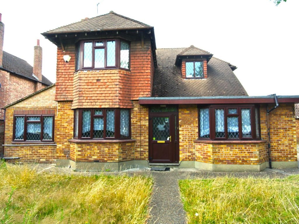 4 bed property for sale in Fordbridge Road, Ashford TW15 Zoopla