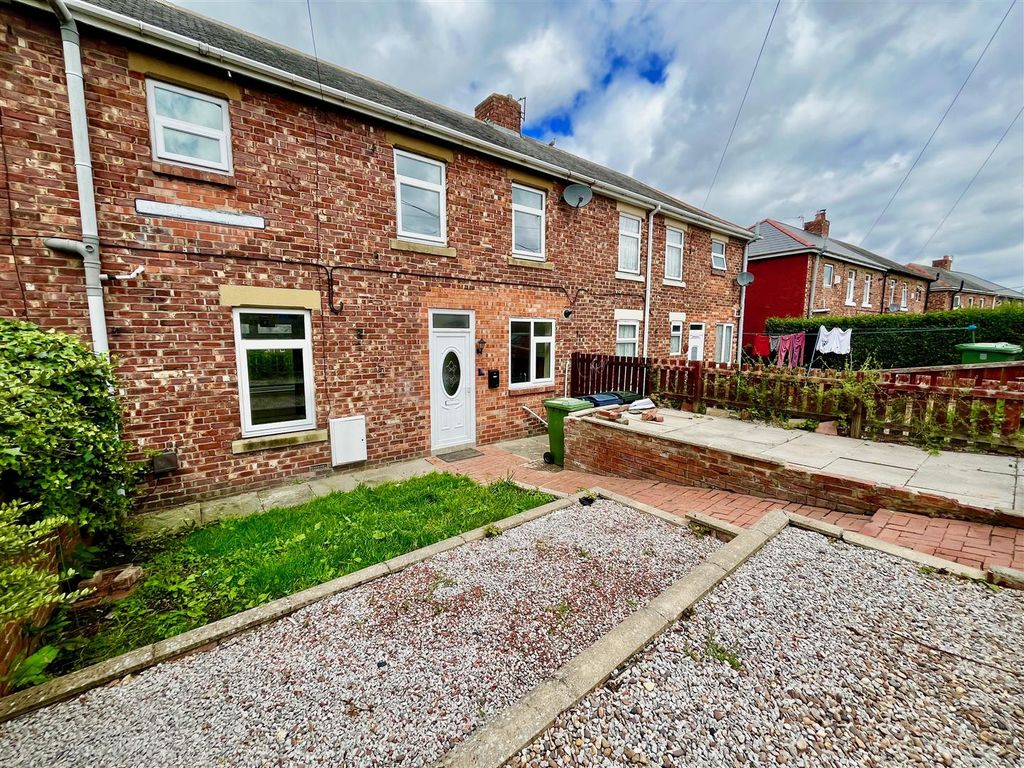 2 bed terraced house to rent in Moore Crescent, Birtley, Chester Le