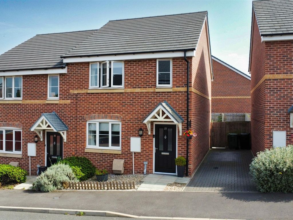 3 bed semidetached house for sale in Morewood Drive, Alfreton DE55, £
