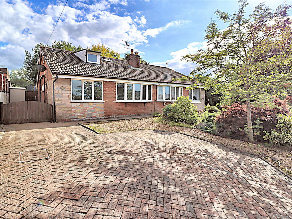 3 bed semidetached bungalow for sale in Spring Vale Garden Village