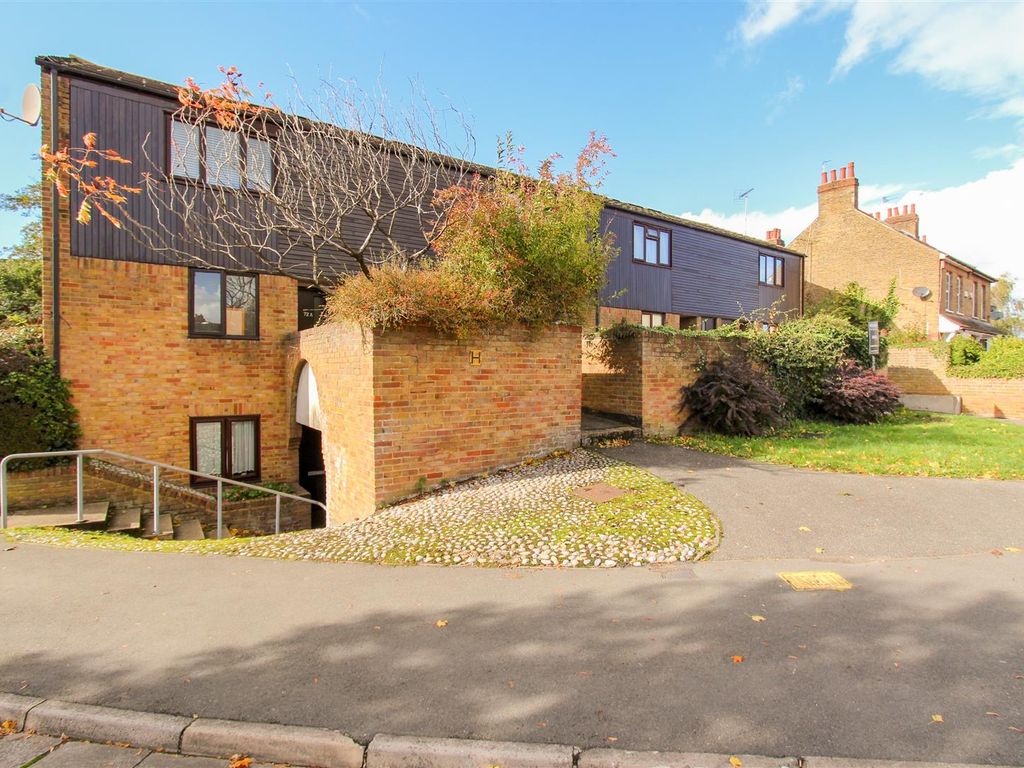 1 bed for sale in Whitehall Road, Uxbridge UB8 Zoopla