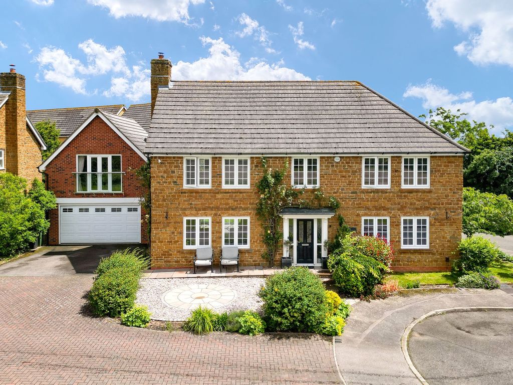 6 bed detached house for sale in Randall Drive, Oxley Park MK4, £