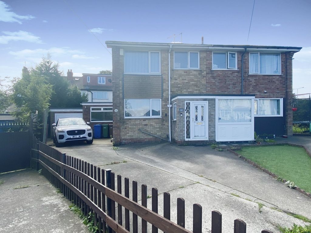 3 bed semidetached house for sale in Boothferry Road, Hessle, East