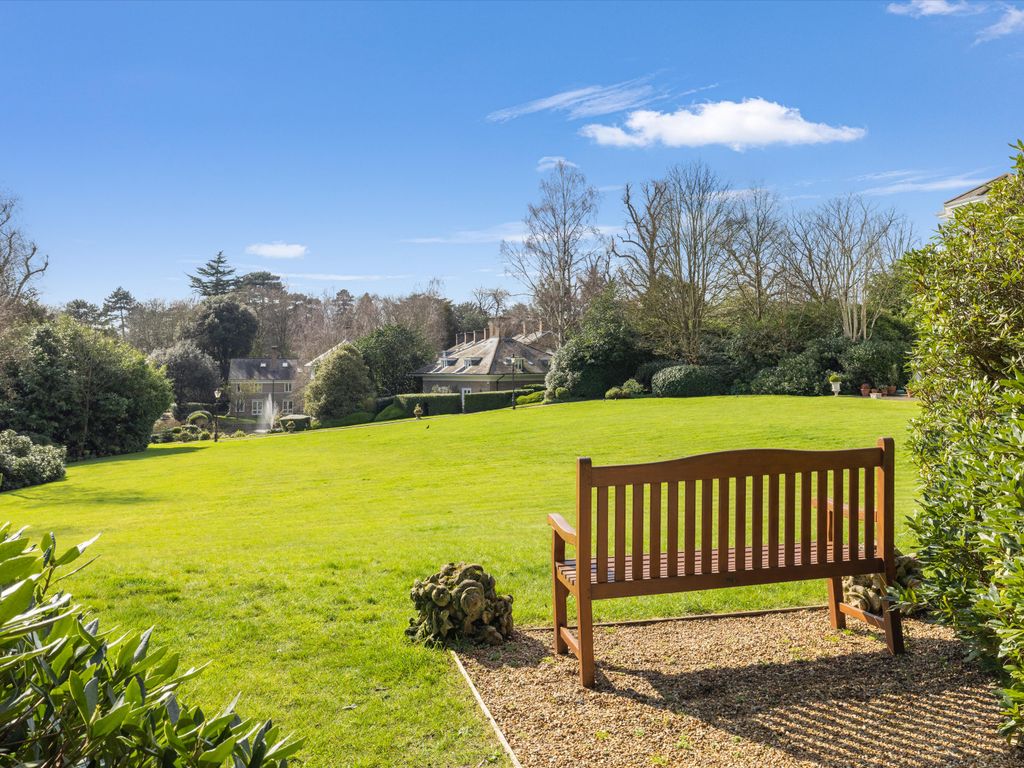 3 bed detached house for sale in Kingston Hill Place, London KT2, £