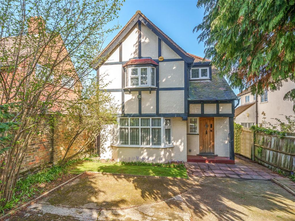 4 bed detached house for sale in Dorking Road, Epsom KT18 Zoopla