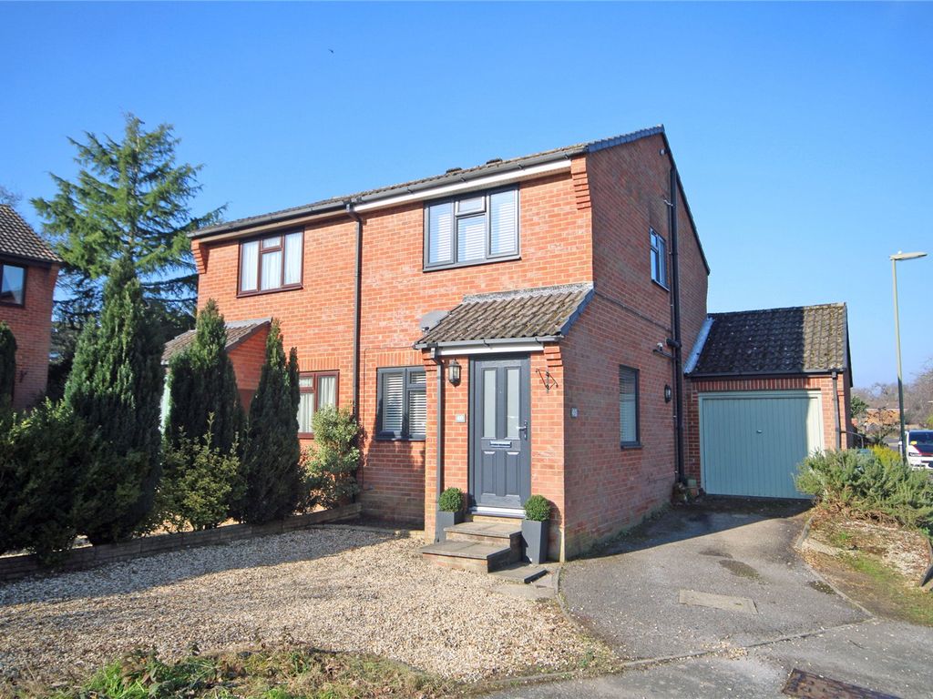 2 bed semidetached house for sale in Acacia Road, Hordle, Lymington