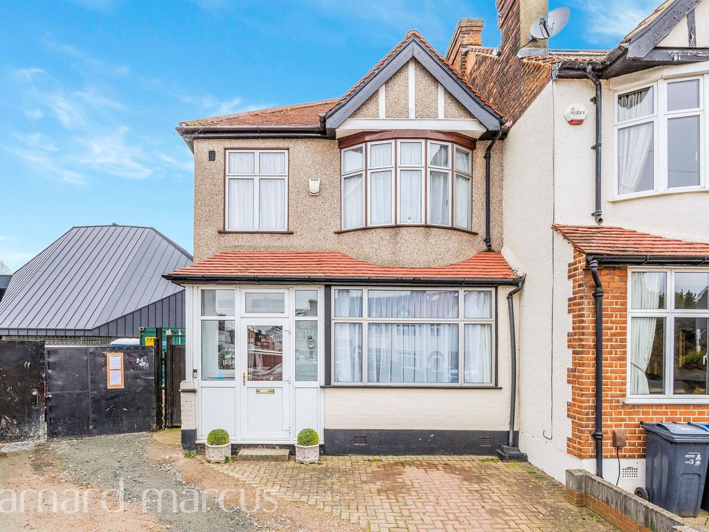 3 bed semidetached house for sale in Seaforth Avenue, New Malden KT3