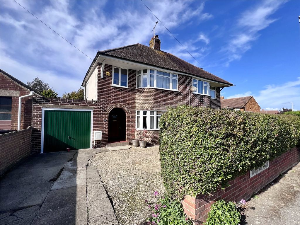 3 bed semidetached house for sale in Westfield Road, Brockworth
