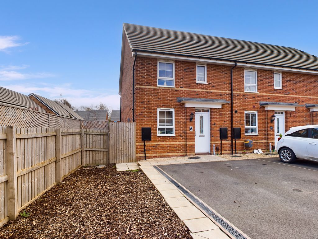3 bed terraced house for sale in Millers Grove, Barugh Green, Barnsley