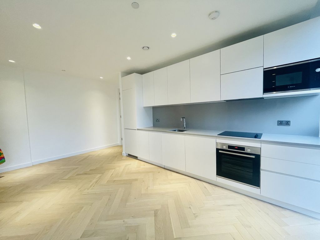 1 bed flat to rent in Mentor House, Oberman Road, Dollis Hill NW10, £