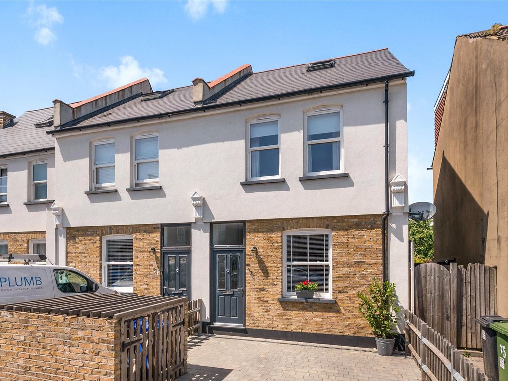 4 bed end terrace house for sale in Southlands Road, Bromley, Kent BR2