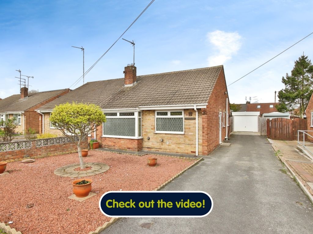 2 bed semidetached house for sale in Train Avenue, Hull HU6, £140,000