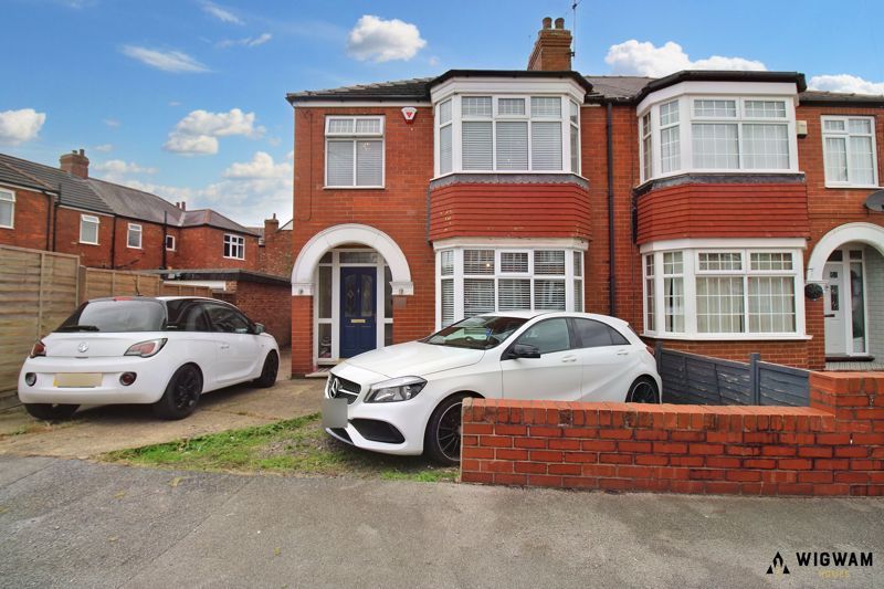 3 bed semidetached house for sale in Wensley Avenue, Hull HU6, £
