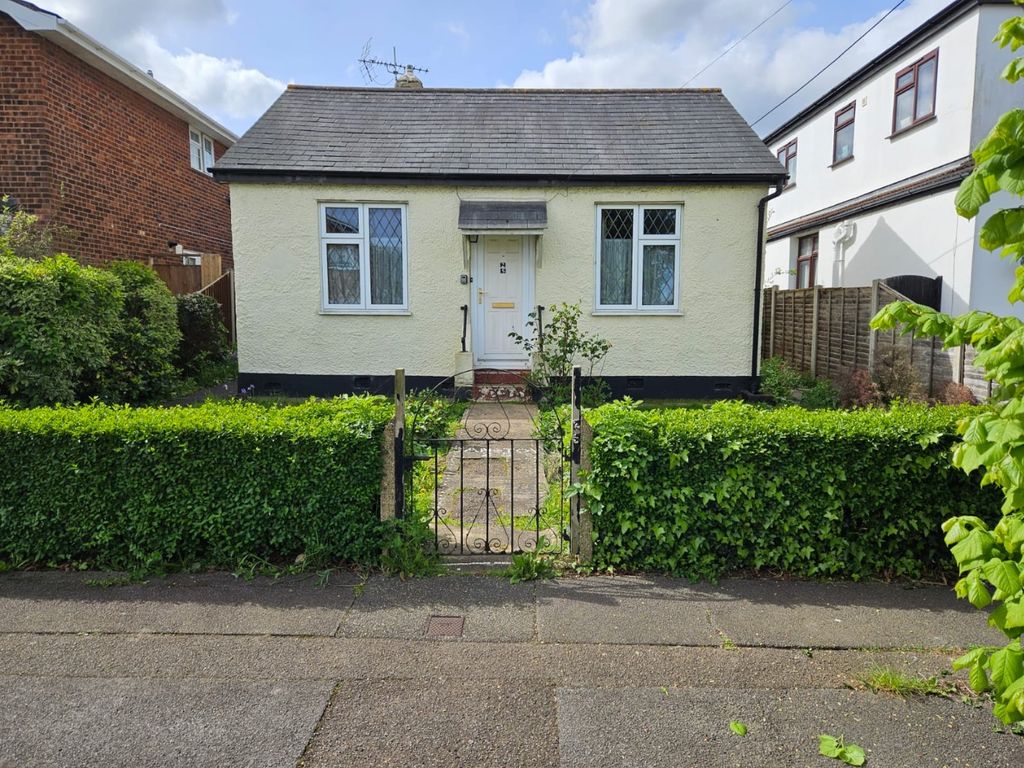 1 bed detached bungalow for sale in Philbrick Crescent East, Rayleigh