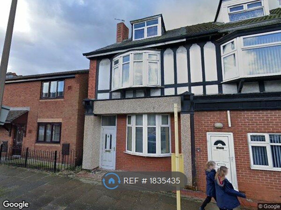 Room to rent in Poulton Road, Wallasey CH44, £500 pcm Zoopla