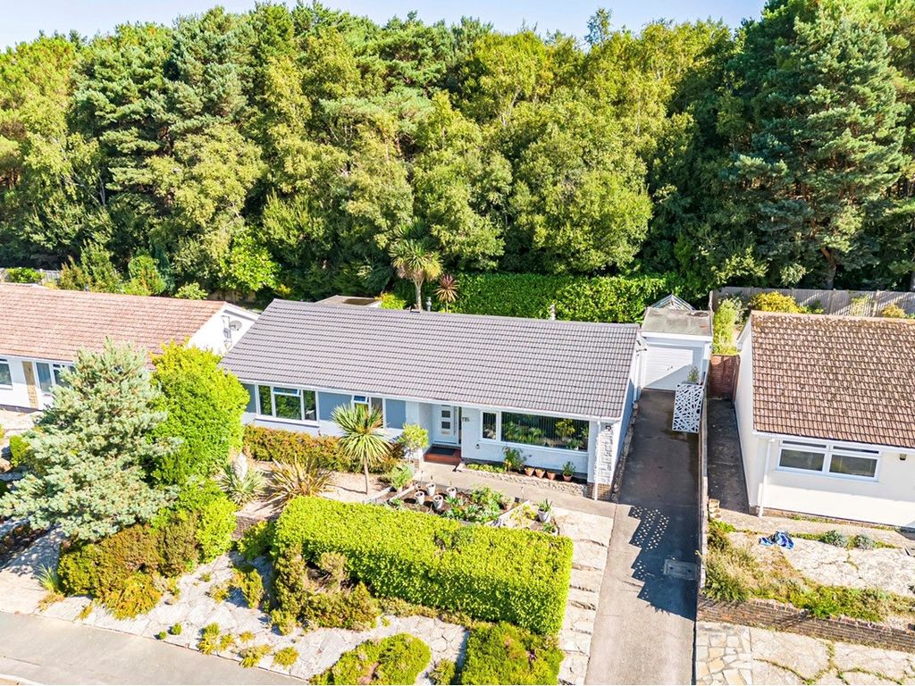 3 bed bungalow for sale in Hillside Drive, Christchurch BH23 Zoopla