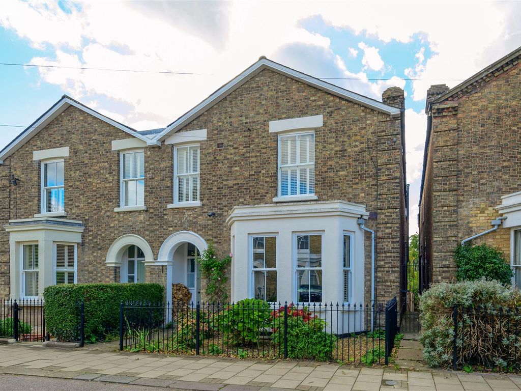 Glebe Road, Bedford MK40  