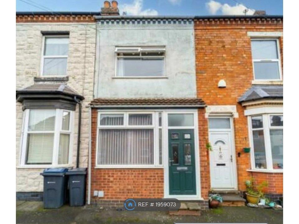 3 bed semidetached house to rent in Hunts Road, Birmingham B30, £1,000