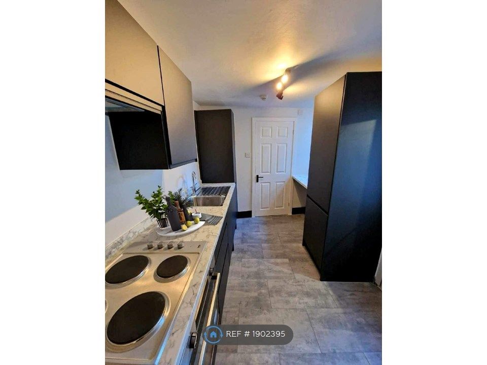 1 bed flat to rent in Gravesend, Kent DA12, £1,150 pcm Zoopla