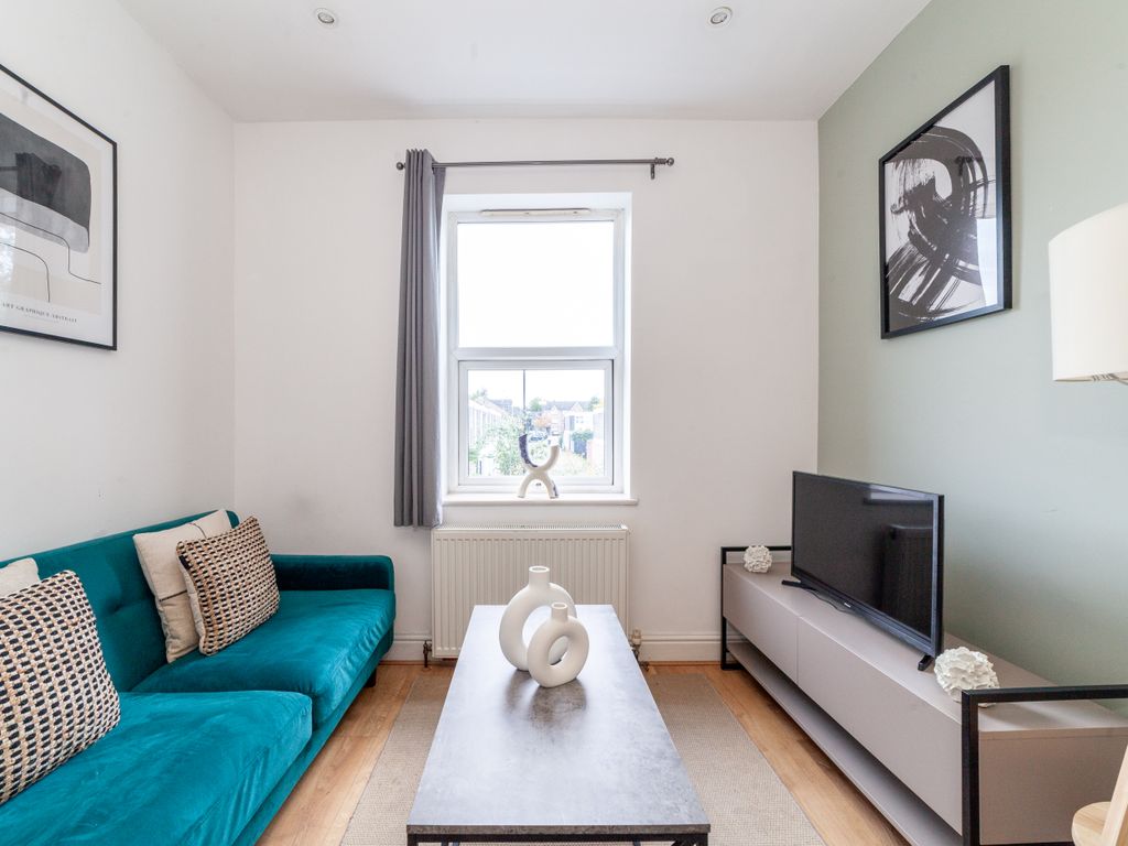 4 bed flat to rent in Langham Road, London N15, £2,880 pcm Zoopla