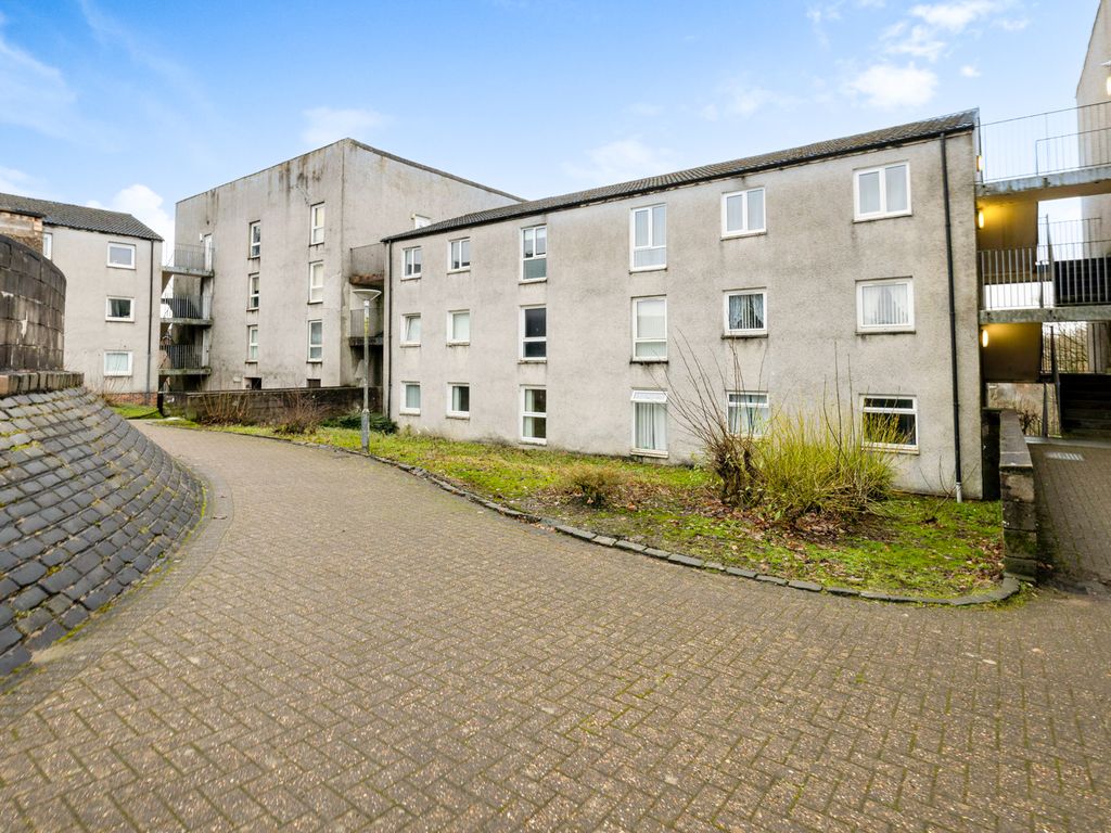 3 bed flat for sale in Rowan Road. Abronhill, Cumbernauld .Glasgow G67