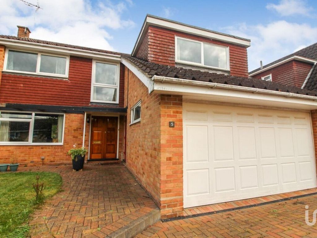 4 bed detached house for sale in Lexden Grove, Colchester CO3, £625,000
