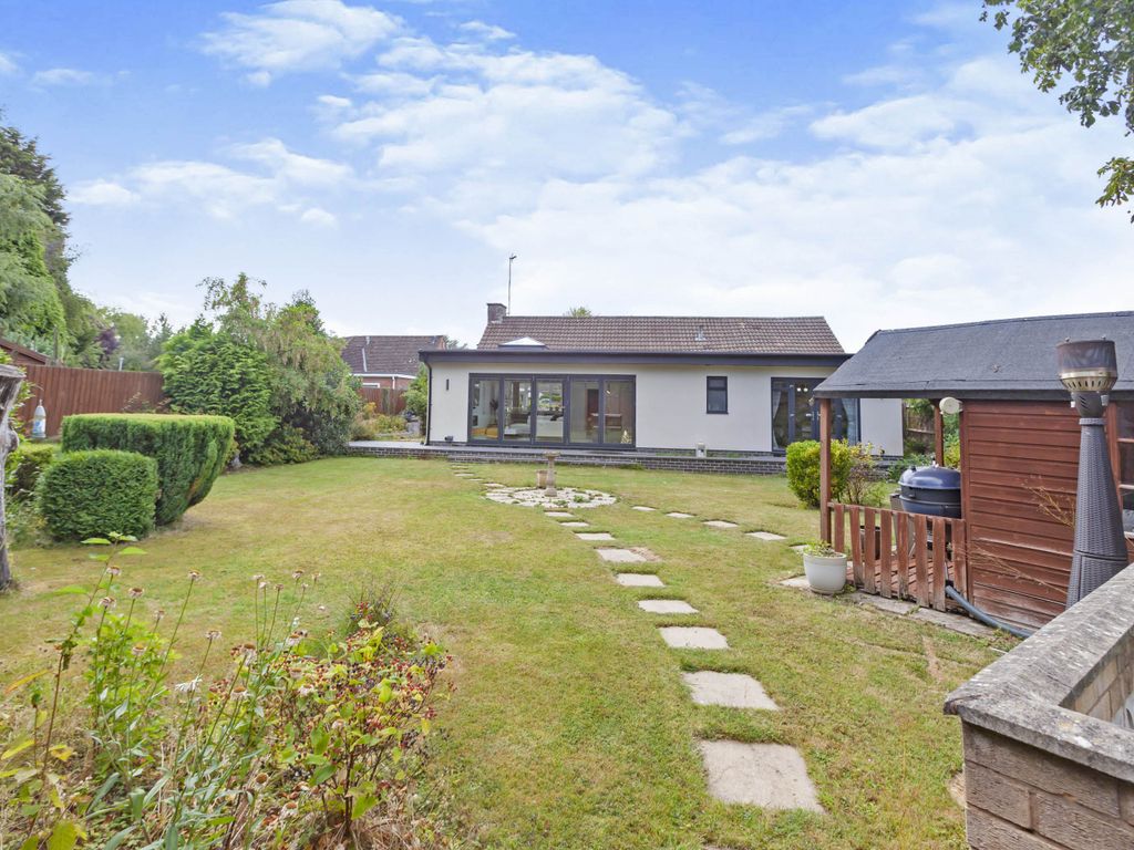 3 bed detached bungalow for sale in Pine Tree Grove, Kirby Muxloe