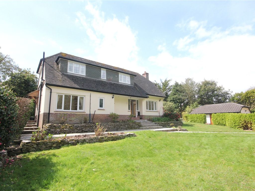 4 bed detached house to rent in Wood Lane, Milford On Sea, Lymington