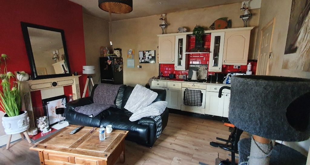 2 bed terraced house to rent in Frank Street, Bradford BD7, £650 pcm