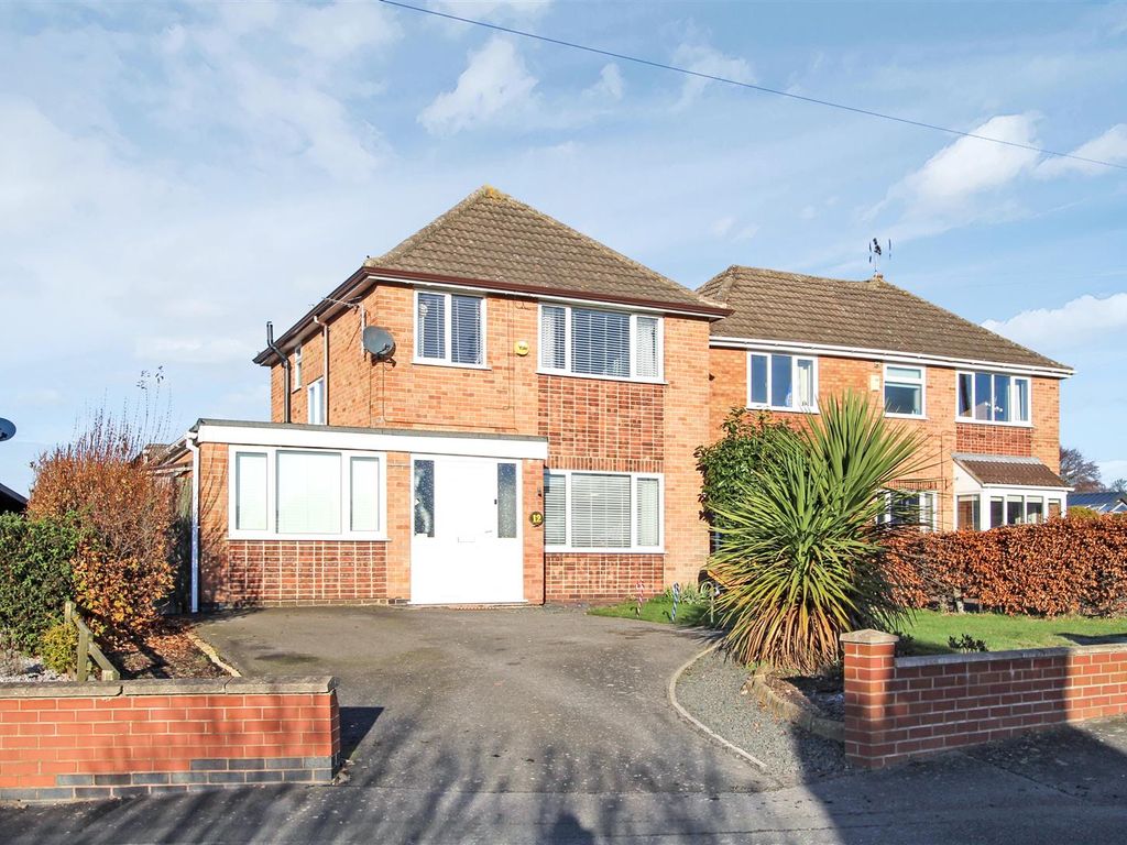 3 bed detached house for sale in Fenton Close, Measham, Swadlincote