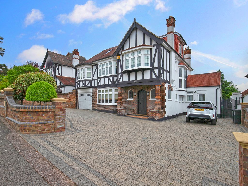 6 bed detached house for sale in Worcester Crescent, Woodford Green IG8, £2,200,000 Zoopla