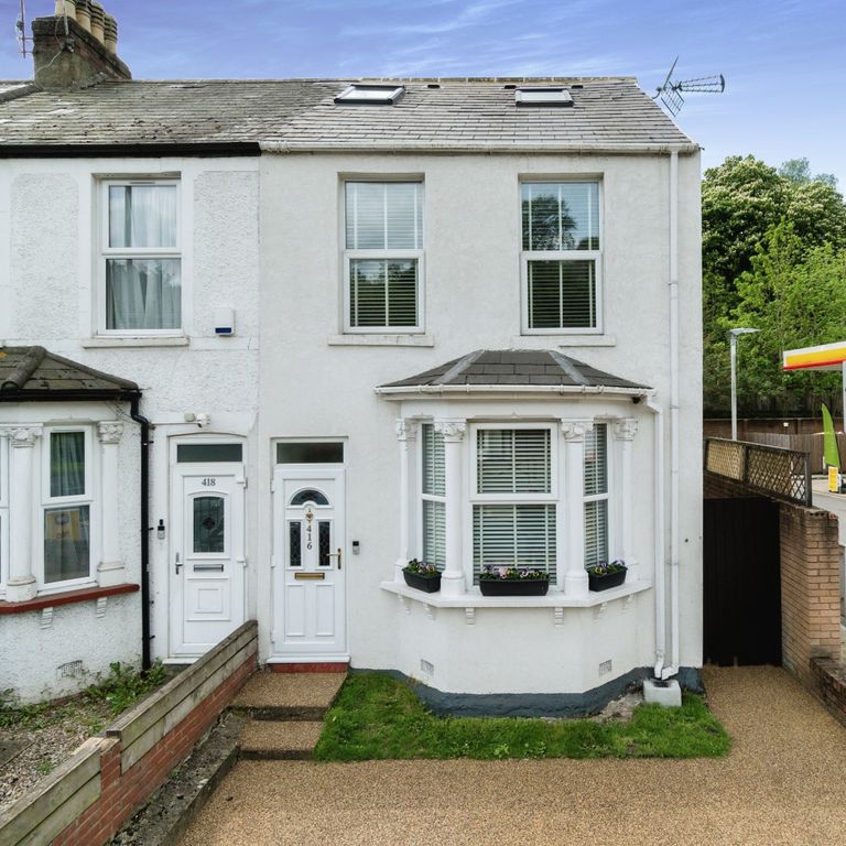 4 bed end terrace house for sale in Godstone Road, Whyteleafe, Surrey