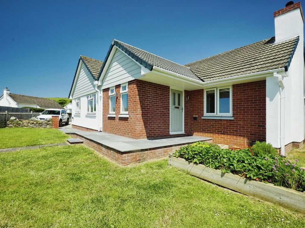 3 bed detached bungalow for sale in Goodgates Road, Braunton EX33, £